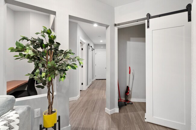 Building Photo - 3228 Broadway