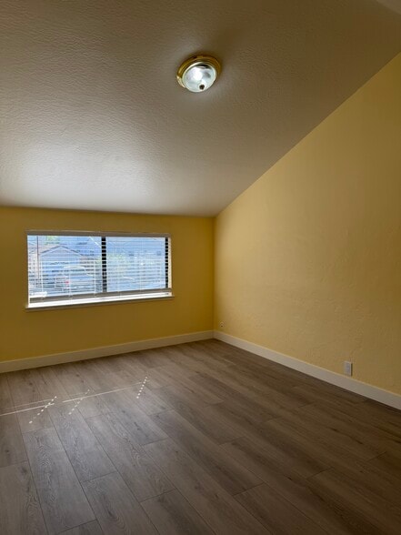 Building Photo - 3833 Beresford St