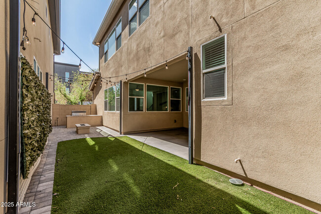 Building Photo - 7138 W Kent Dr