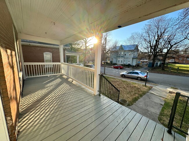 Building Photo - 4 Bedroom / 2 Bath House - Near SEMO's Cam...