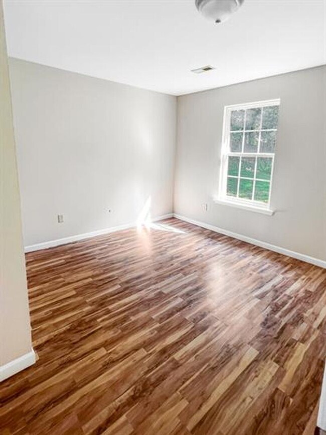 Building Photo - 303 C-2-151