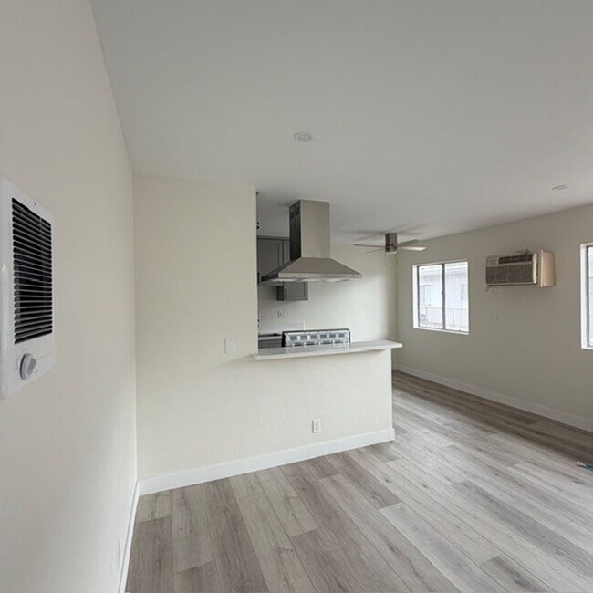 Building Photo - Fully Renovated 1BR in Van Nuys – Modern Kitchen + Parking