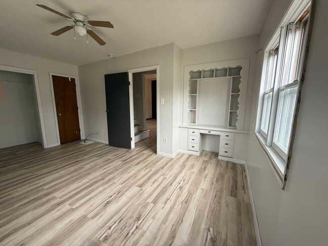 Building Photo - **Move in Ready** 3 bedroom close to downtown!