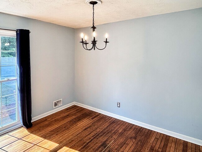 Building Photo - Spacious 3 BR/2 BA in Powder Springs!
