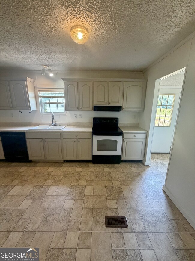 Building Photo - 3116 South St