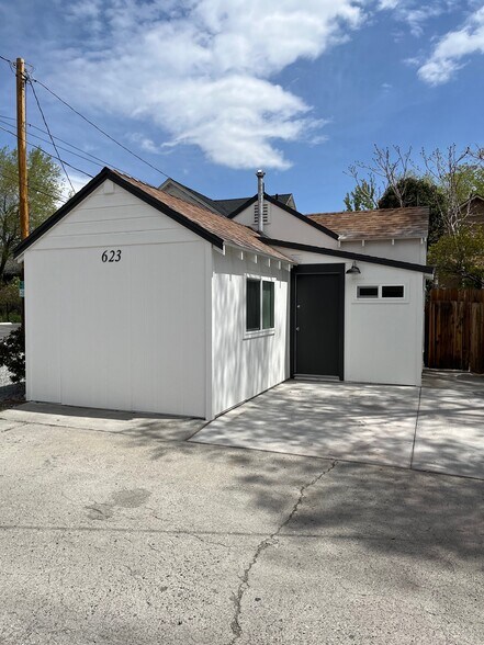 Primary Photo - 623 Sinclair St