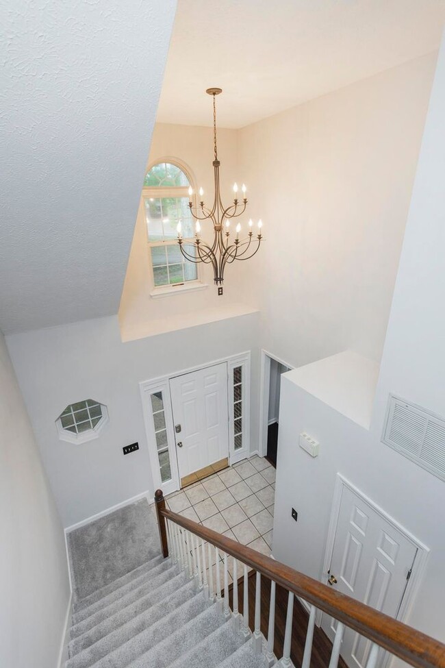 Building Photo - 105 Redbud Dr