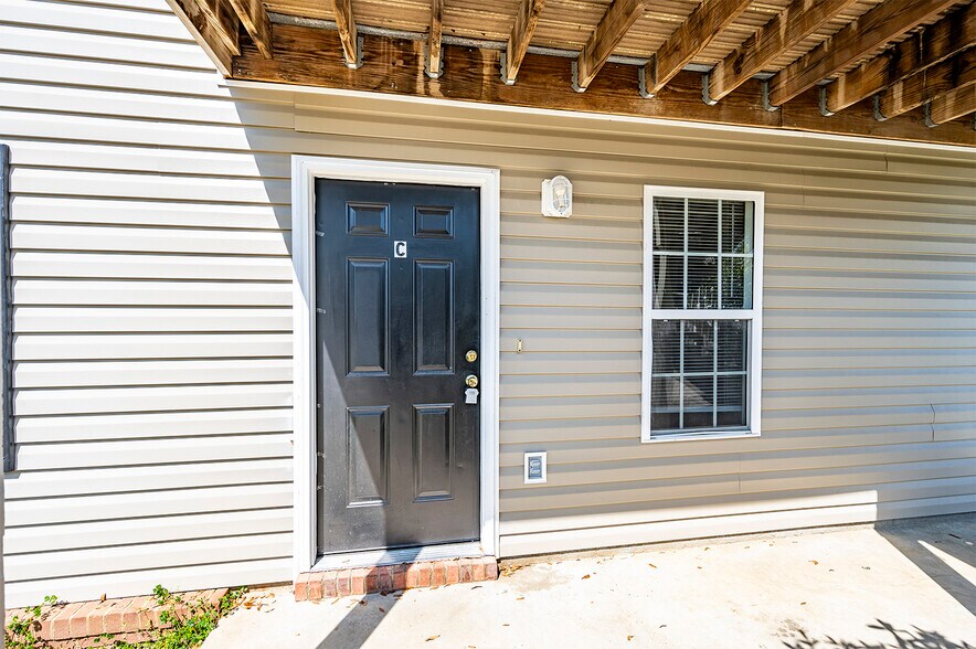 Building Photo - 100 Winding Way