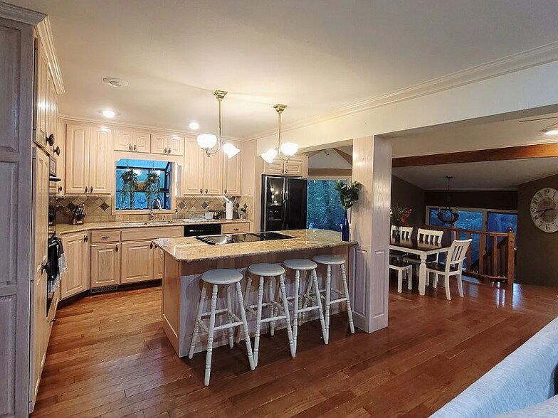 Building Photo - 2533 Mark Ln