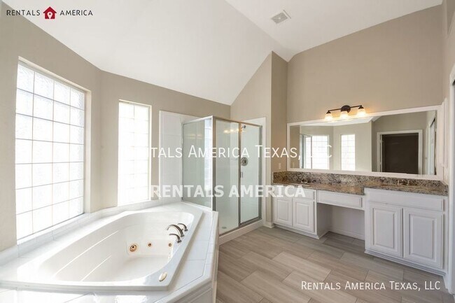 Building Photo - Villas at Suncreek, Allen! Beautiful 5 Bed...