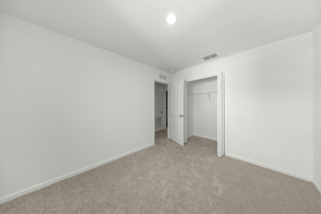 Building Photo - 4883 SW 81st Lp