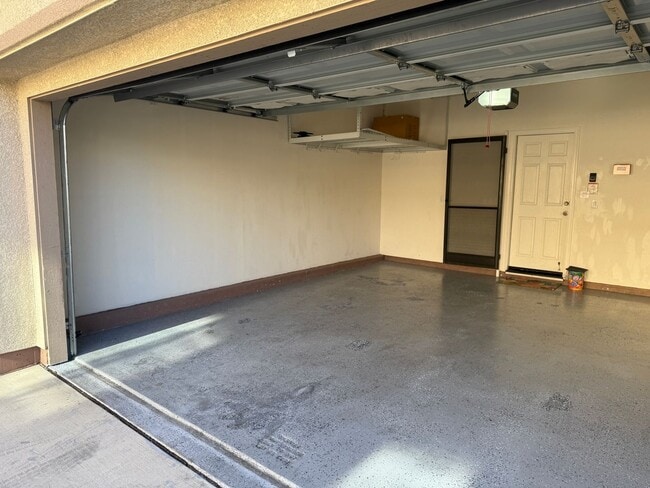 Building Photo - MODERN NEWER 3 BEDROOM 2 STORY FAIRFIELD *...