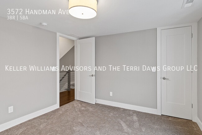 Building Photo - 3572 Handman Ave