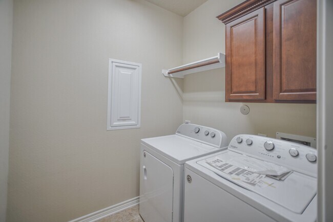 Building Photo - 34 Tidwillow Pl