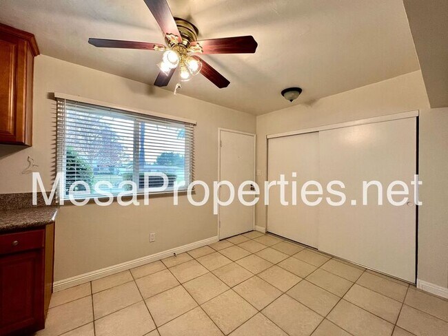 Building Photo - 557 Highlander Dr