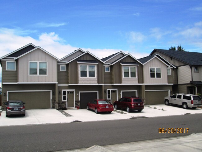 Primary Photo - Amazing home for rent in Ridgefield!!