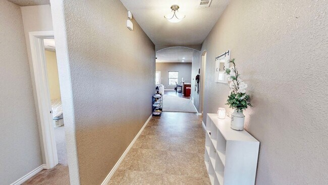 Building Photo - Spacious 3 Bedroom, 2 Full Bath, with Attached 2 Car Garage Single Family Home in Desired Good Ni...