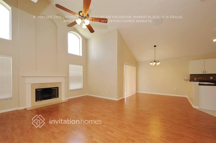 Building Photo - 4802 Woodmere Rd