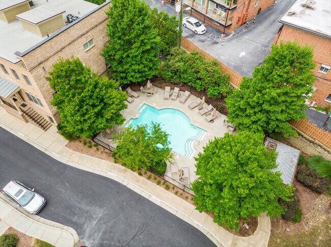 Building Photo - 523 Ansley Cir NE