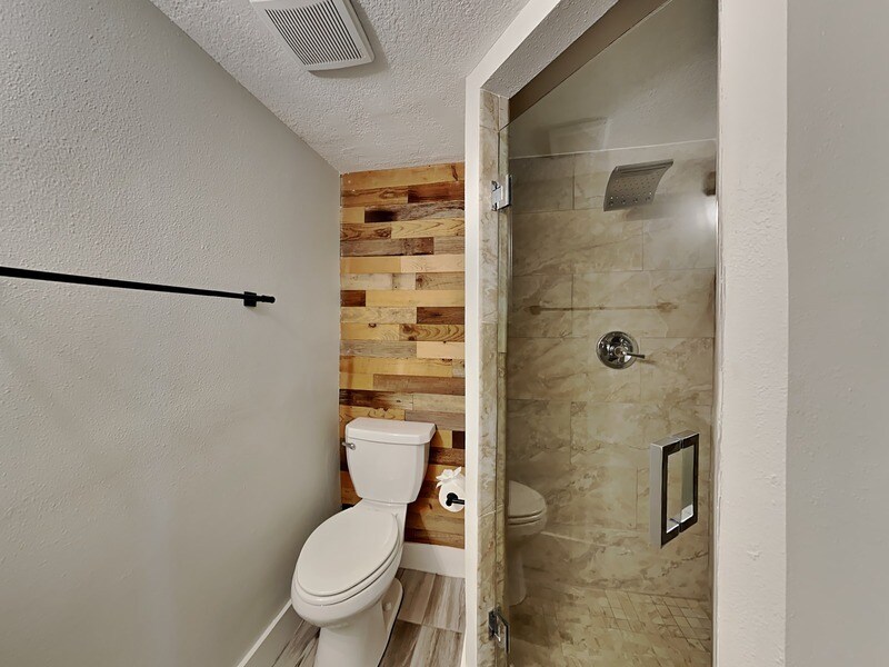 Building Photo - 1500 Gay Rd