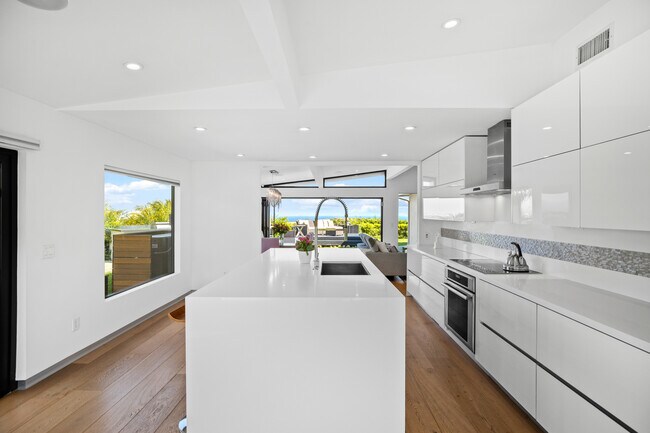 Building Photo - 18320 Clifftop Way