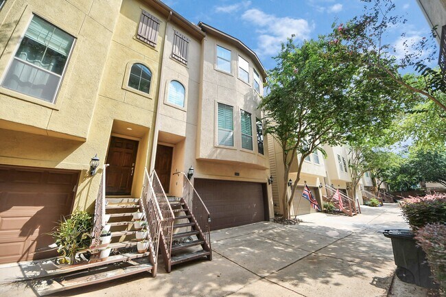 Building Photo - 584 Bomar St