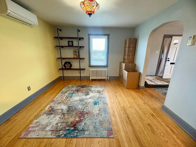 Building Photo - 3 Bedroom 1 Bathroom in Harrisburg!