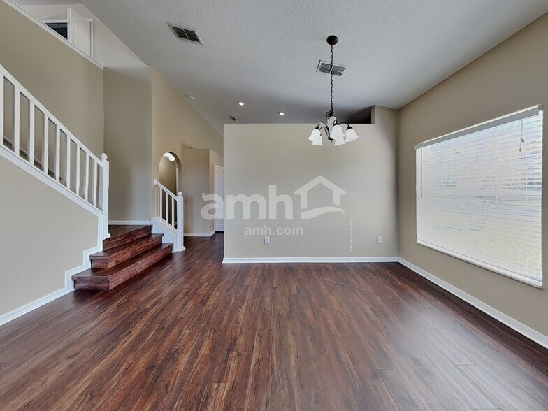 Building Photo - 366 Cabana View Way