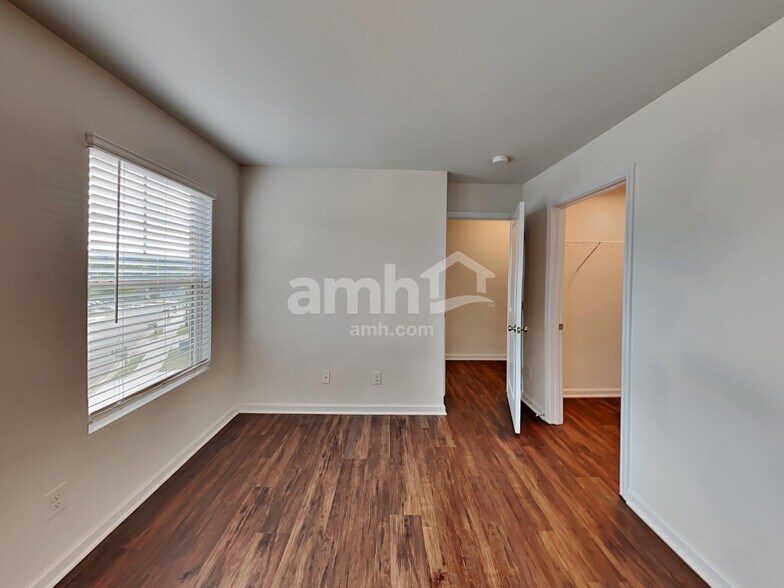 Building Photo - 356 Winston Cir