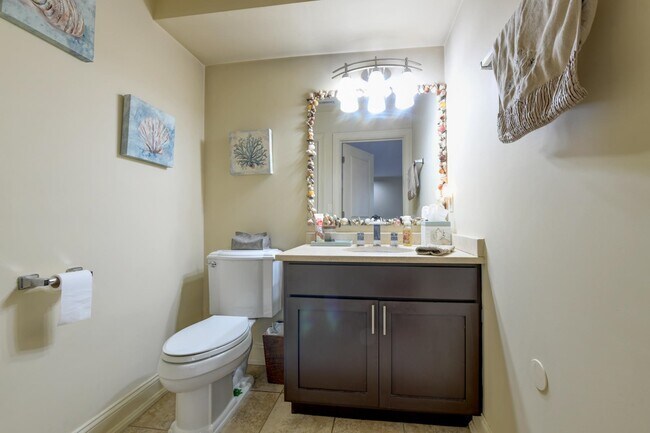 Building Photo - 1625 Paterson Plank Rd