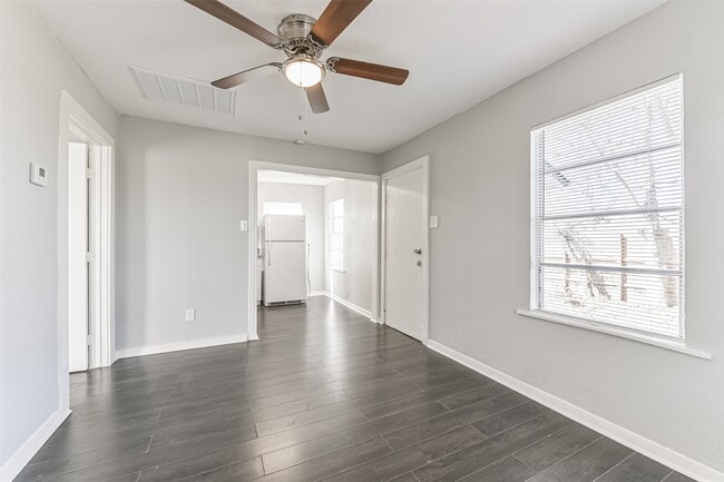 Building Photo - 510 S Utah St