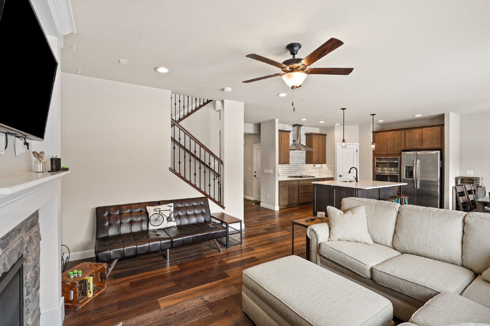 Building Photo - Modern Comfort Meets Mountain Beauty – 4-B...