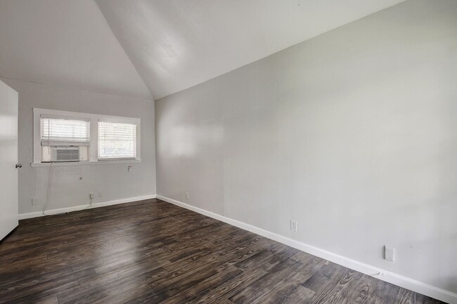 Building Photo - 6bed/3bath House in West Campus