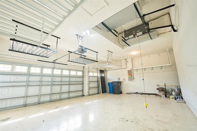 Building Photo - 10513 Palm Cove Ave