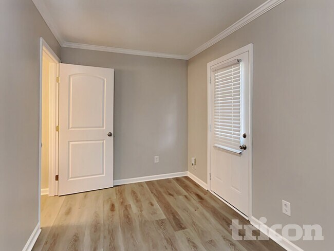 Building Photo - 209 Arbor Dr