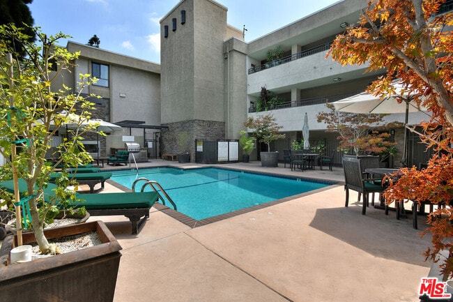 Building Photo - 11640 Woodbridge St