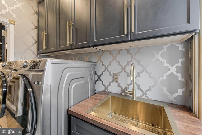 Building Photo - 810 Prince St