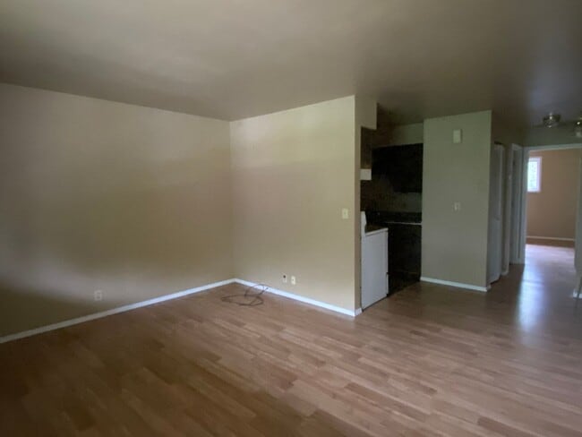 Building Photo - 213 Sunnyridge Ct