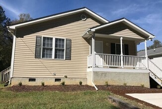 Building Photo - Charming 3BR 2 BA Cottage-Style Home in North Durham