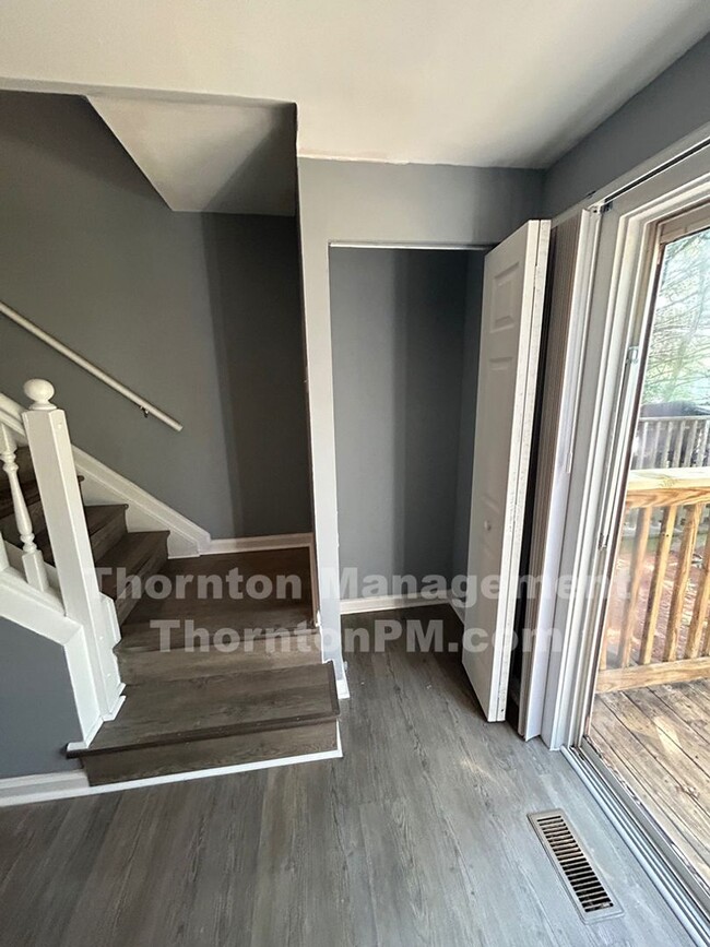 Building Photo - Culpeper Newly Renovated Townhouse