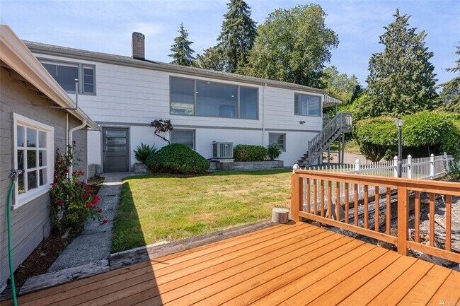 Building Photo - 5304 Hyada Blvd NE