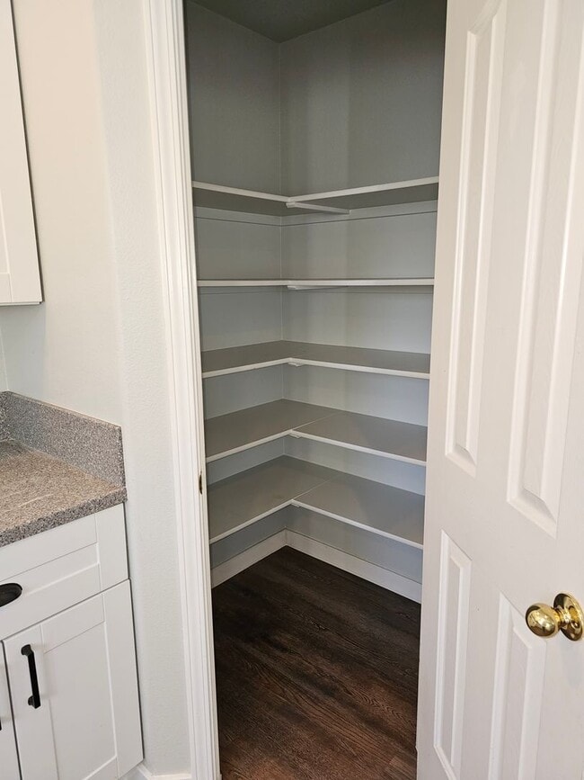 Building Photo - Updated Open Floor Plan in Nampa!