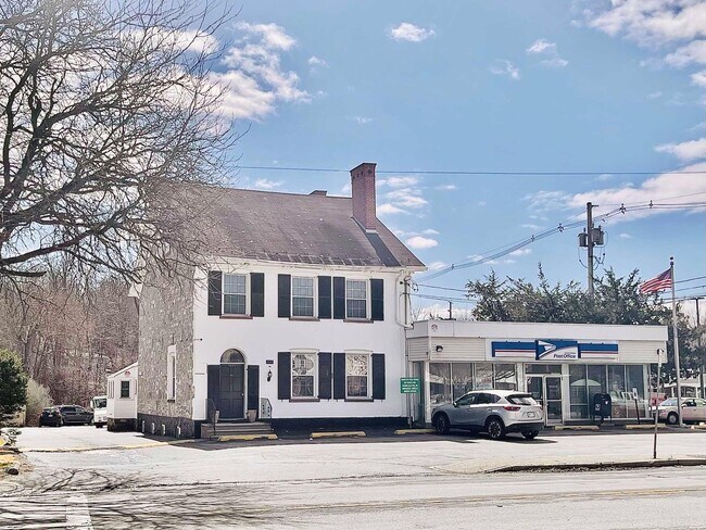 Building Photo - 1612 Main St