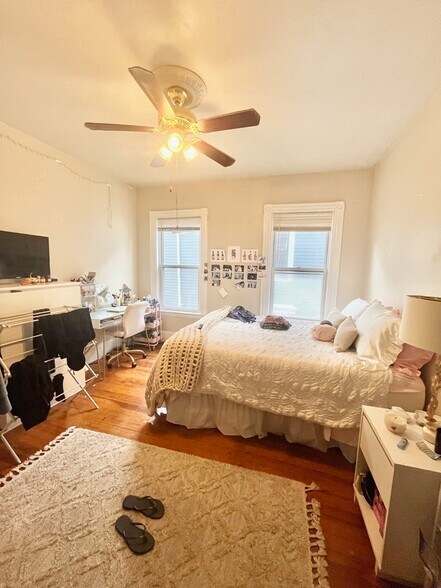 Building Photo - 89 Hillside St