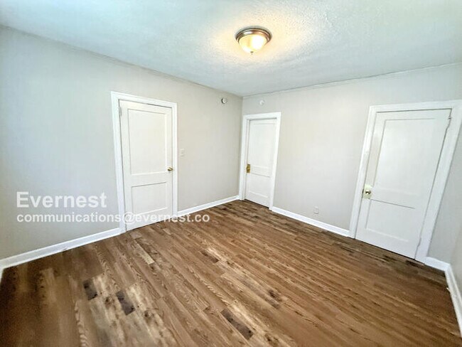 Building Photo - 3912 39th Ave N