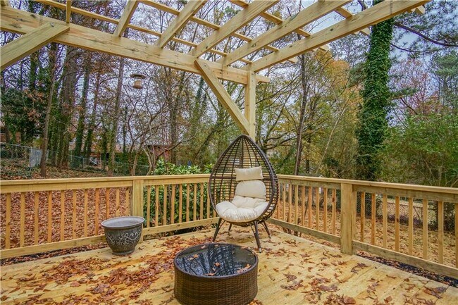 Building Photo - 2640 Casher Dr