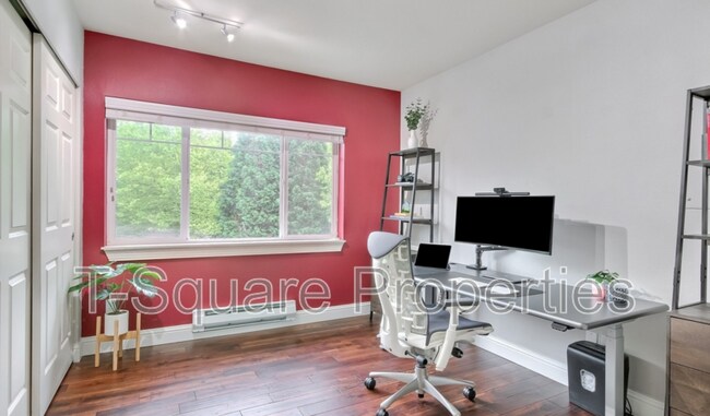 Building Photo - 15300 112th Ave NE