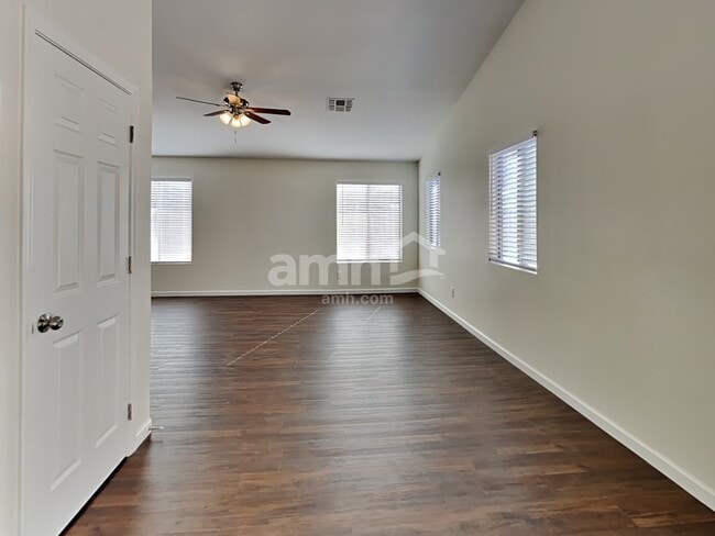 Building Photo - 11340 W Hutton Dr