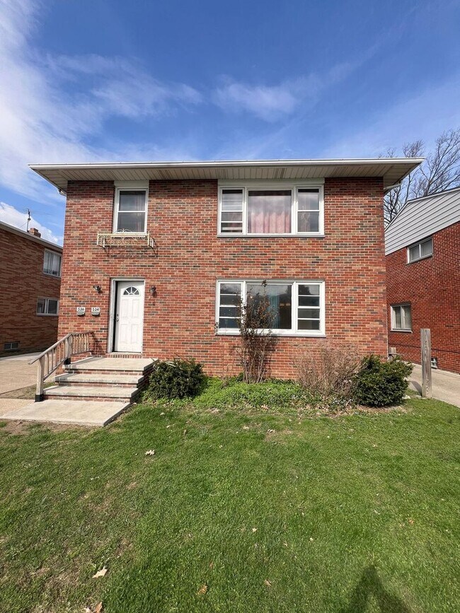 Primary Photo - 534 E 208th St