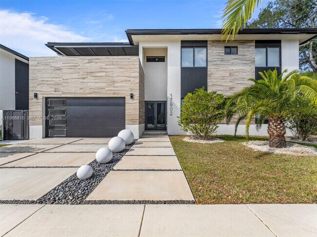 Building Photo - 17902 SW 149th Ct